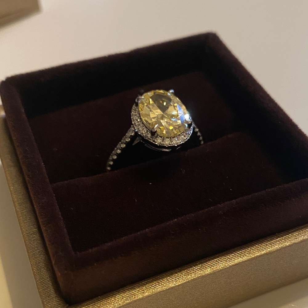 Elegant Canary Yellow Crystalline 5 Carat Ring with Crystalline Accents